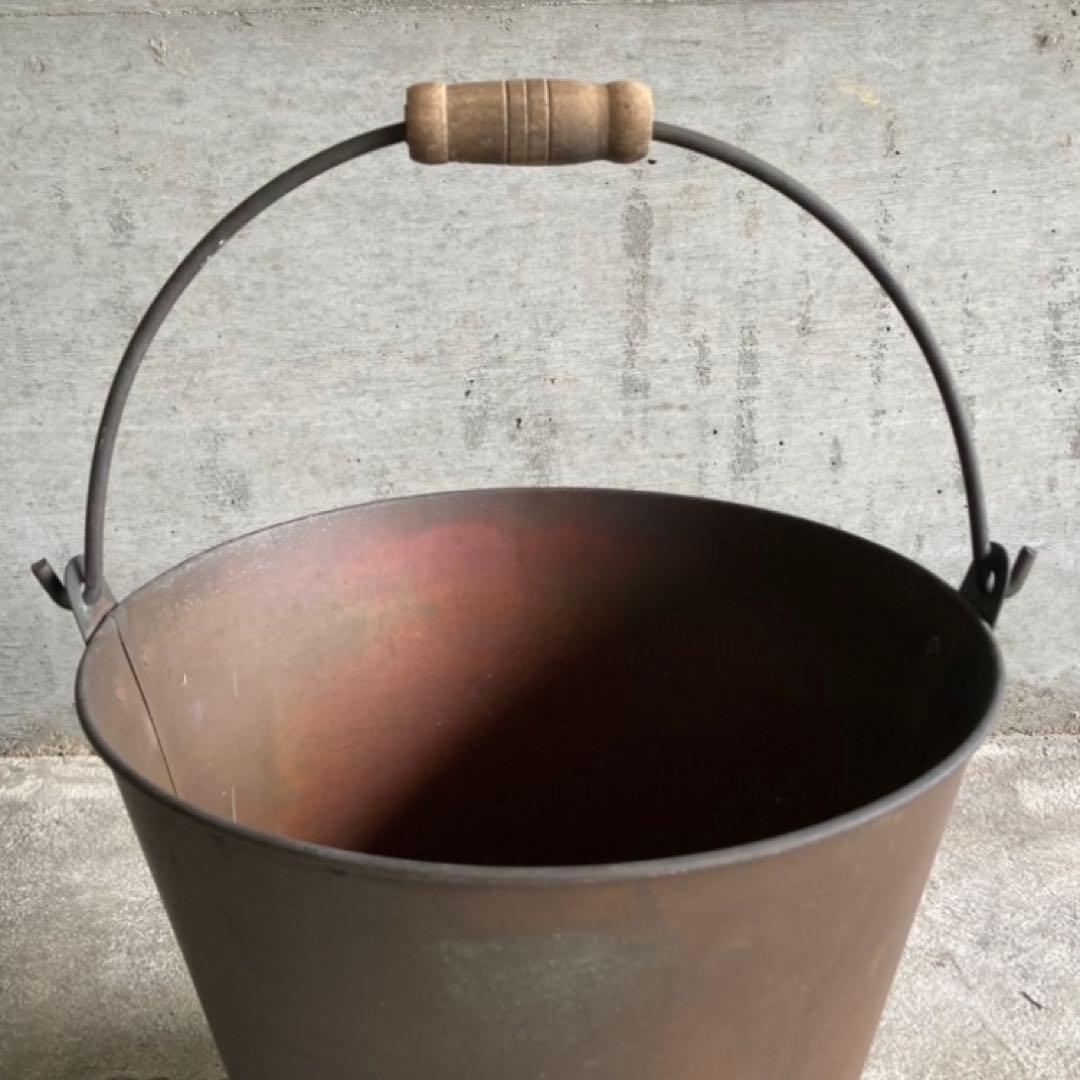 古い味のある銅製のバケツ 桶 花器 置物 オブジェ レトロ ヴィンテージ