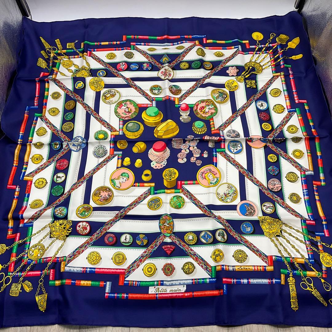 エルメス スカーフ カレ90 Pelile main お針子さん 6_27 - メルカリ