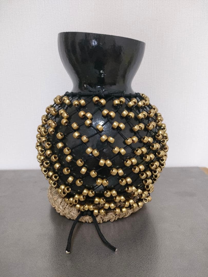 ハンドメイド　シェケレ　ブラック/ゴールド