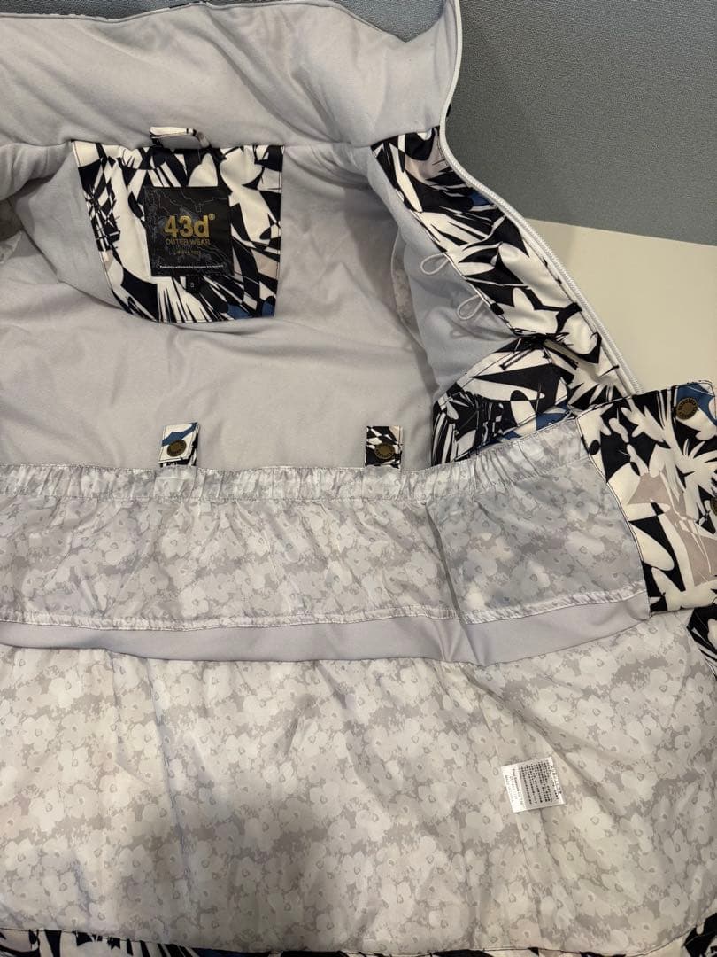 43d スノボーウェア 上下セット レディース Sサイズ