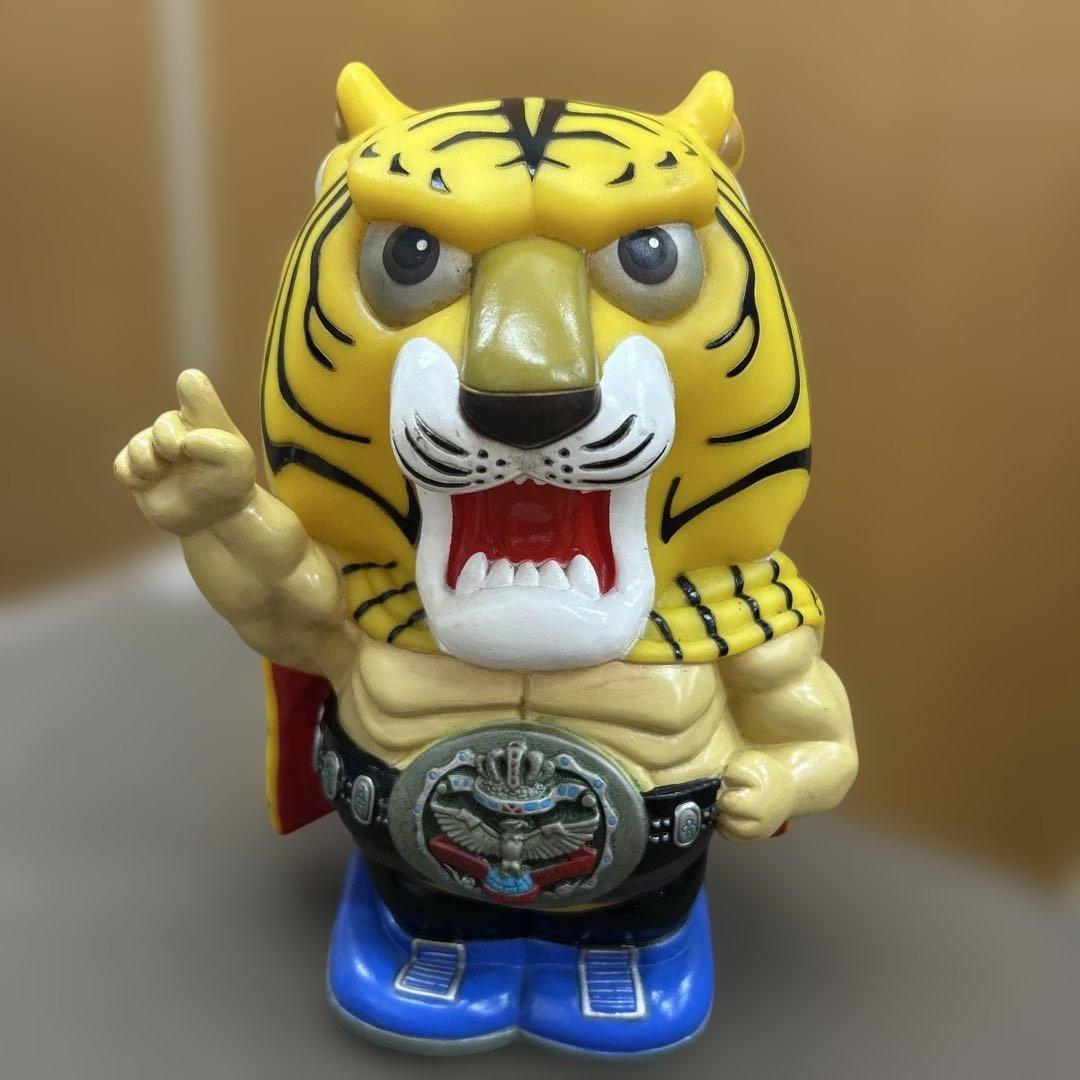 タイガーマスク 貯金箱 - メルカリ