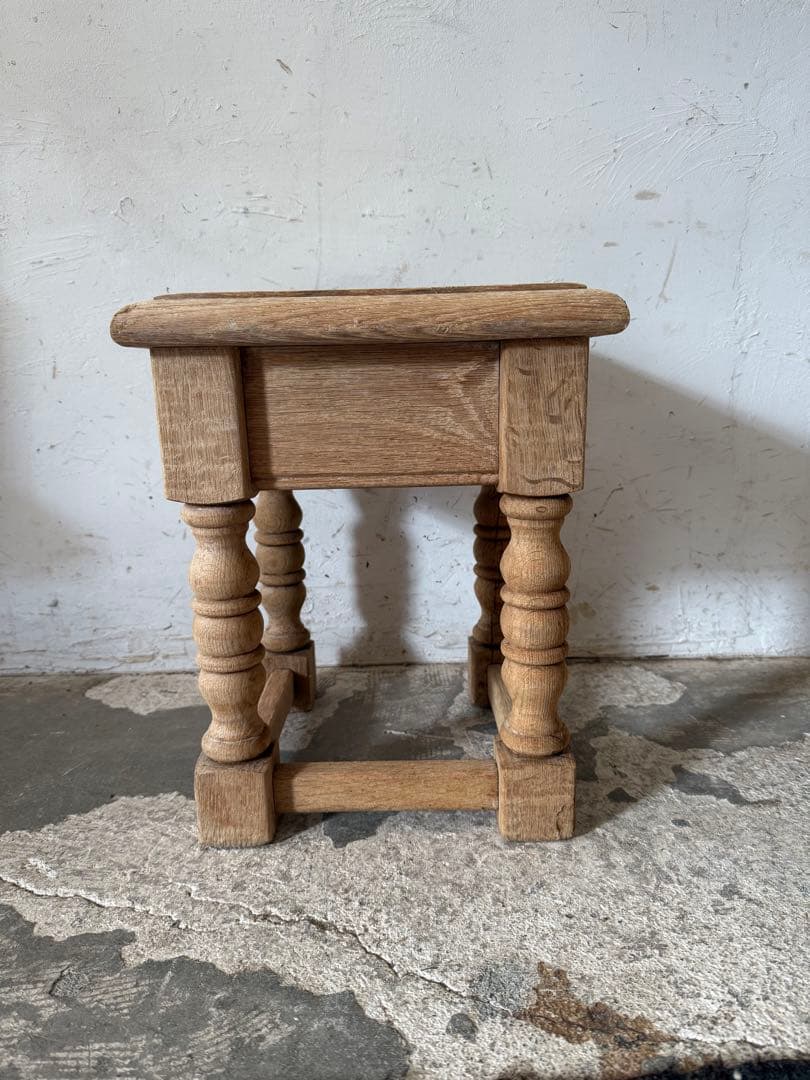 年末・年始SALE サイドテーブル ベッドサイドテーブル　小　剥離