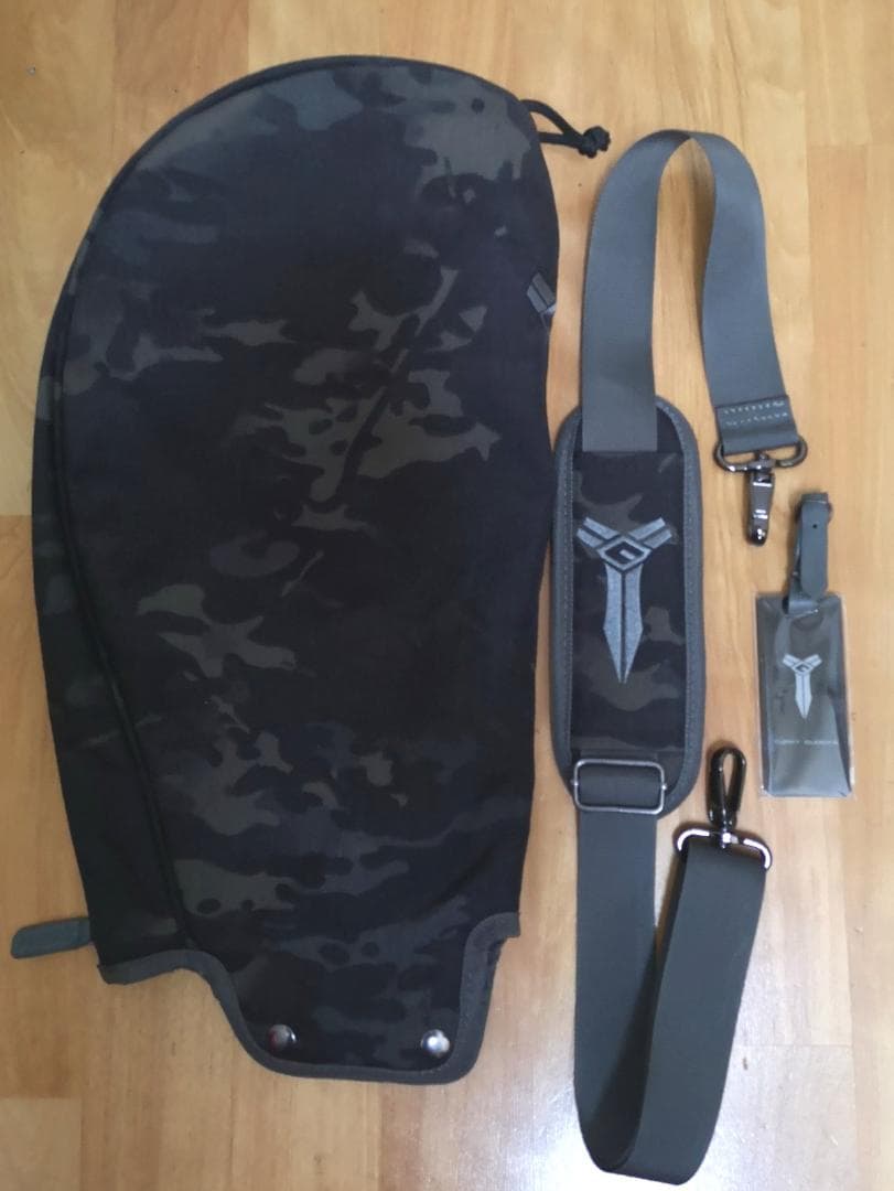 新品同様YUPPY QUOKKAのCODURA1000Dセルフスタンド(迷彩黒)