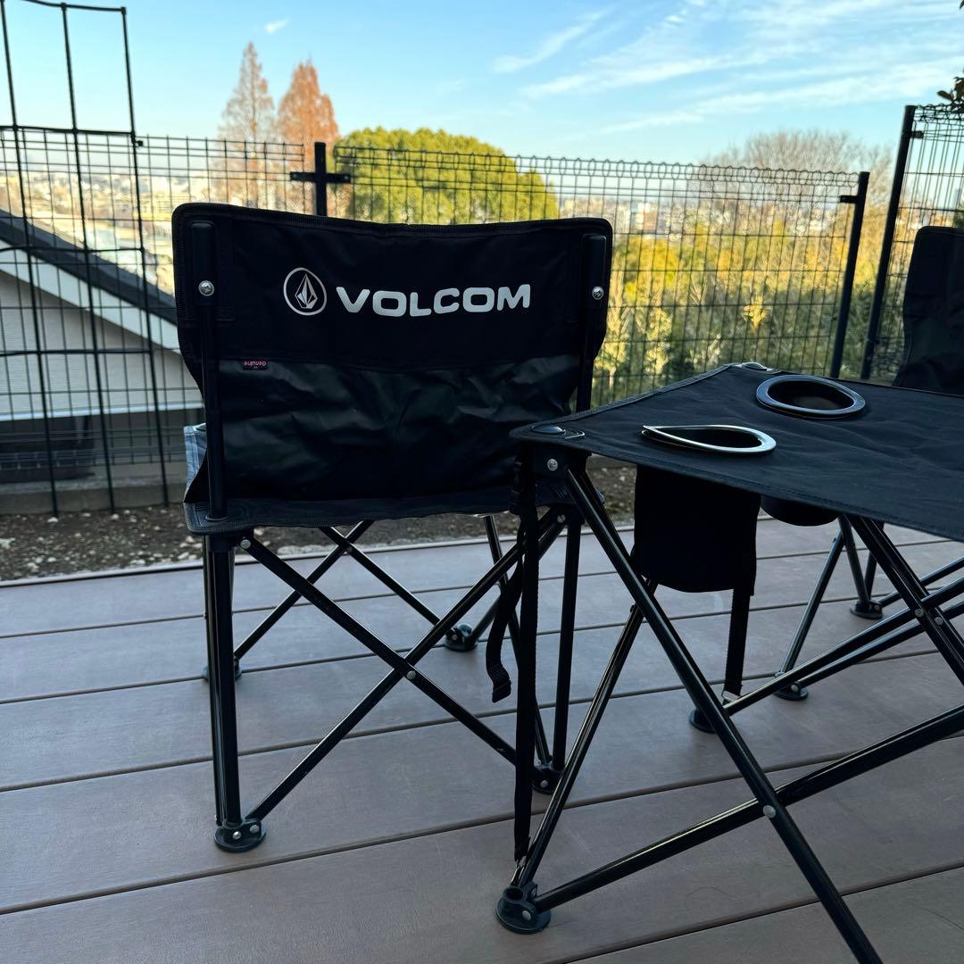 送料込み volcom キャンプテーブル&チェアセット 即日配送 釣り スノボ