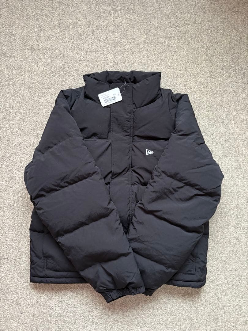 ニューエラ　ダウンジャケット 黒 新品タグ付き