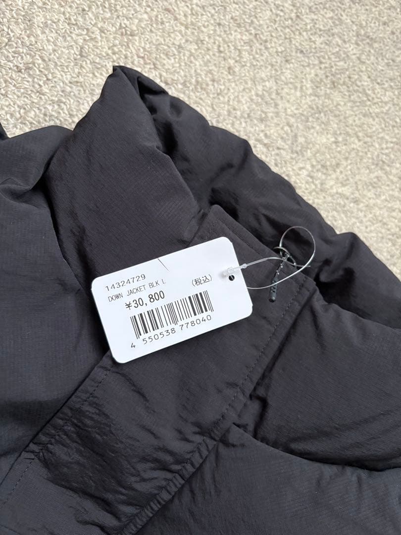 ニューエラ　ダウンジャケット 黒 新品タグ付き