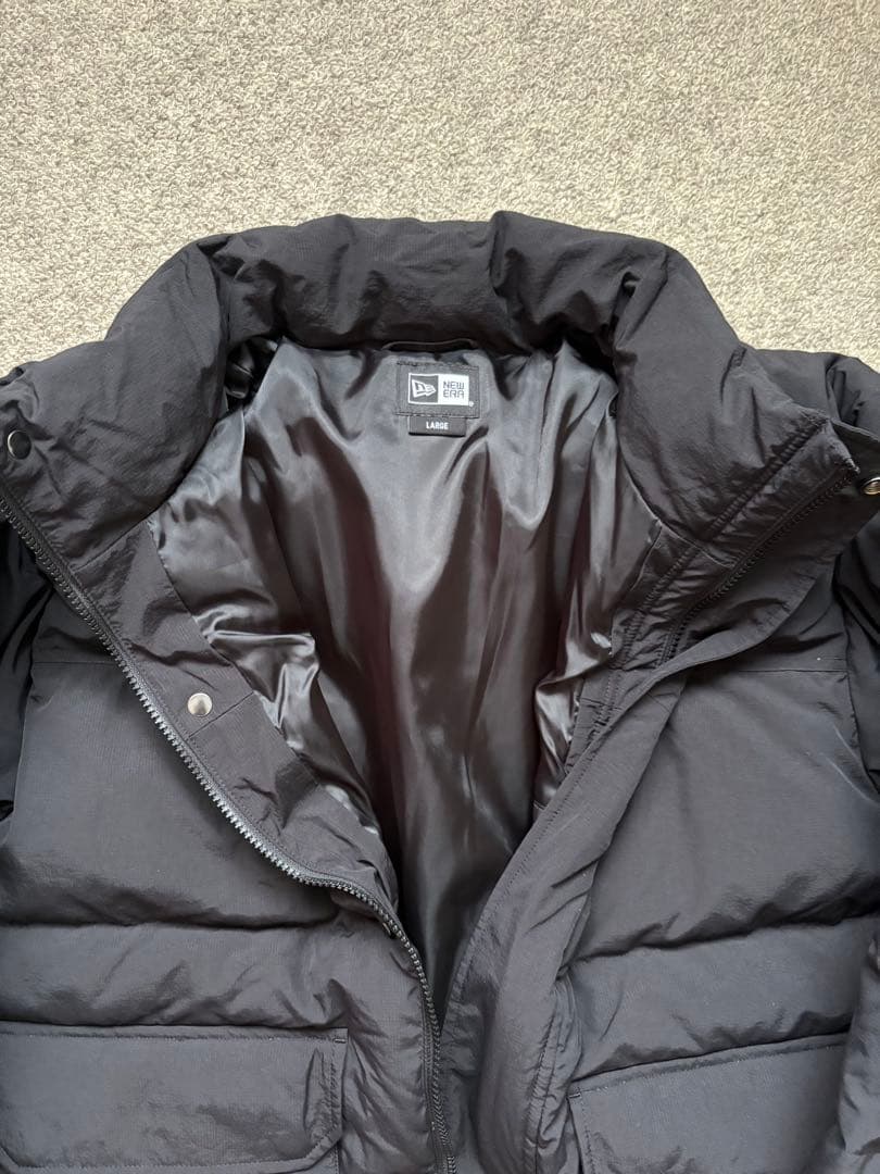 ニューエラ　ダウンジャケット 黒 新品タグ付き