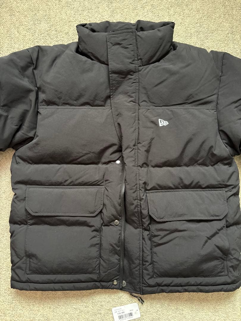 ニューエラ　ダウンジャケット 黒 新品タグ付き