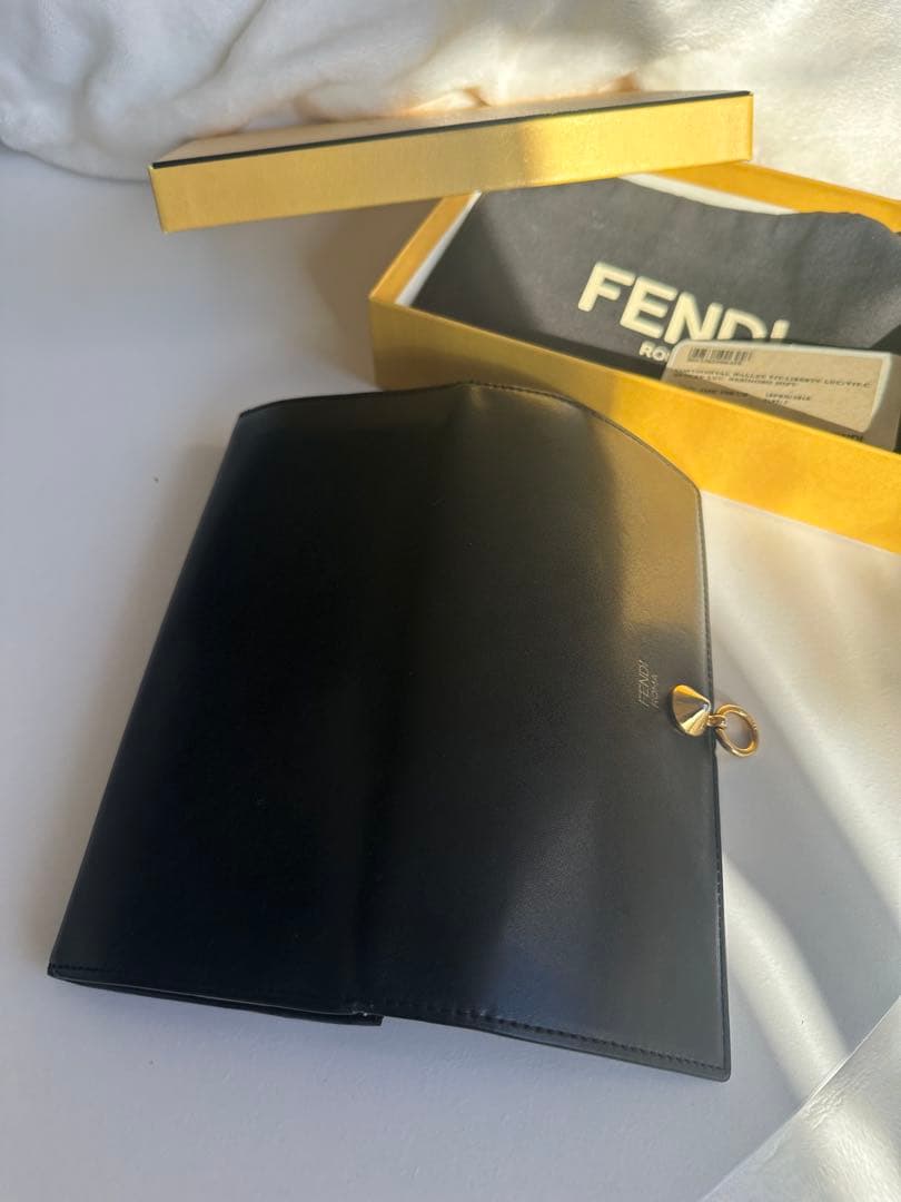 【美品】FENDI 金具 長財布 ブラック