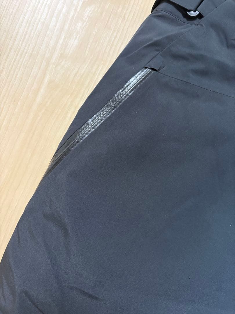 ホグロフス スノーボードパンツS