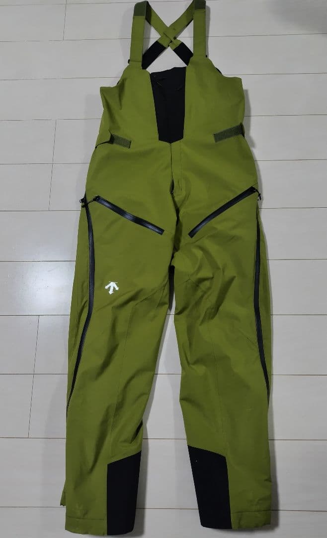 23/24モデル デサントスキーウェア　上下セット　クリーニング済み