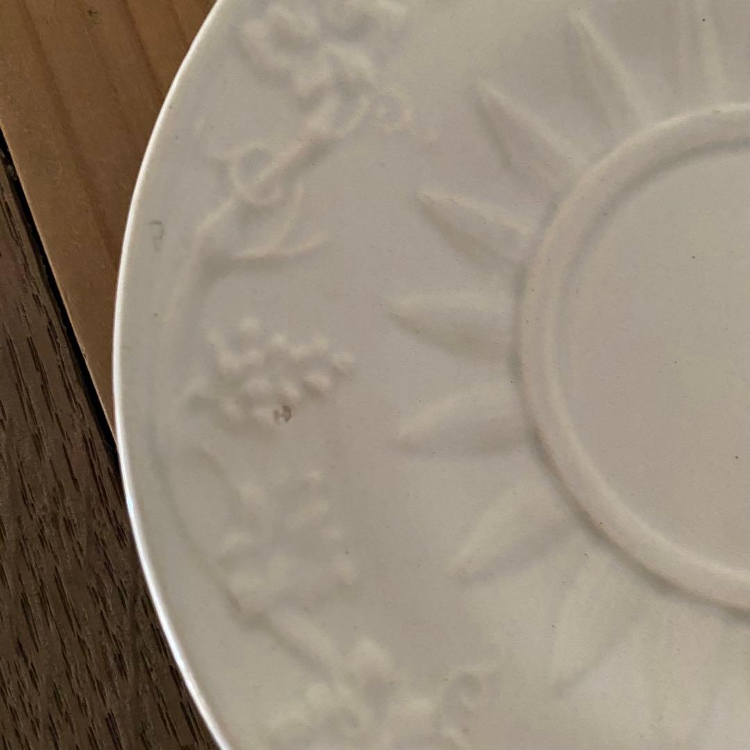 Creil et Montereau ぶどうレリーフのカップ＆ソーサー