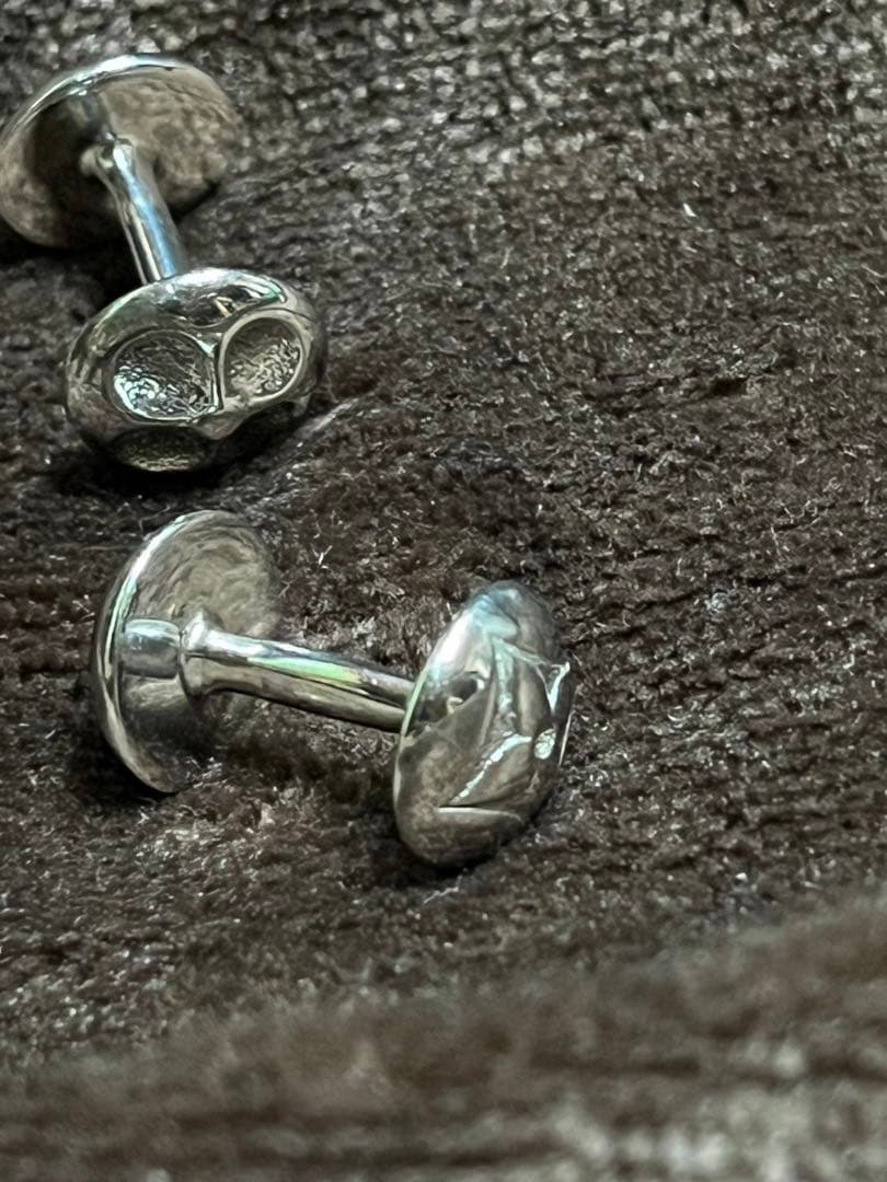 真贋鑑定済ルイヴィトンブトンドゥマンシェット カフス とミキモトタイタック