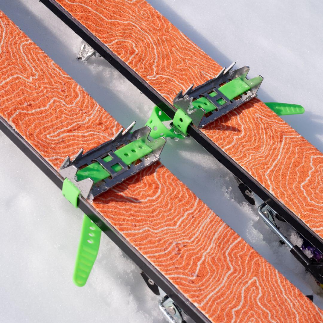 スキーアイゼン クランポン Alpine Logic SKEATS 限定色 - メルカリ