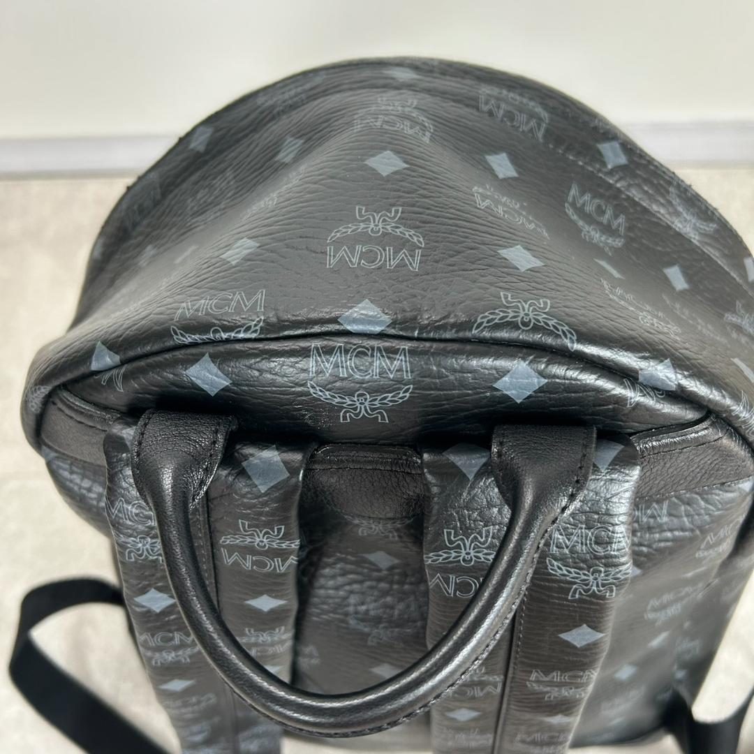 ✨MCM リュック バックパック 黒 スタッズ付 男女兼用✨
