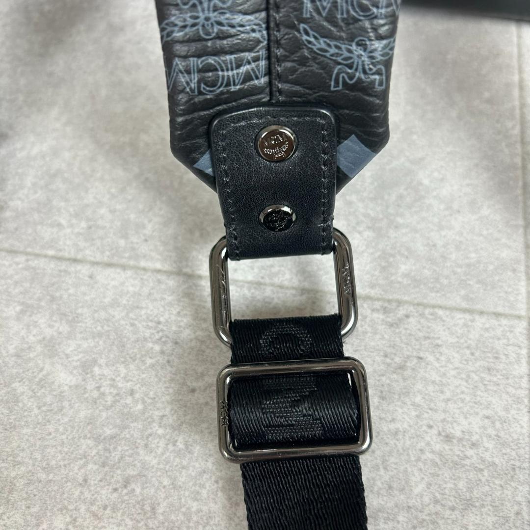 ✨MCM リュック バックパック 黒 スタッズ付 男女兼用✨