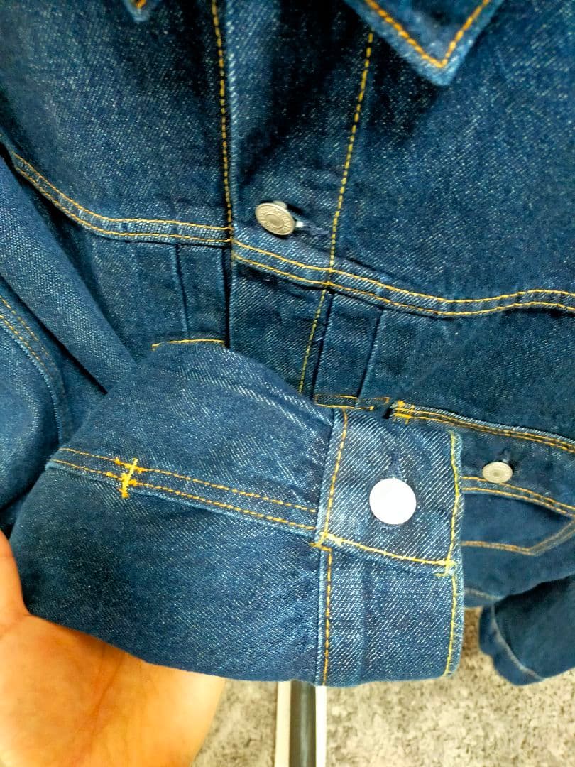 美品【リーバイス】2nd リラックスフィット濃紺