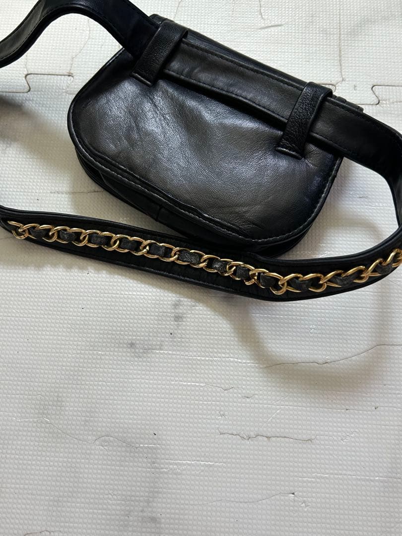 な*さ様 CHANEL ブラックレザー ショルダーバッグ