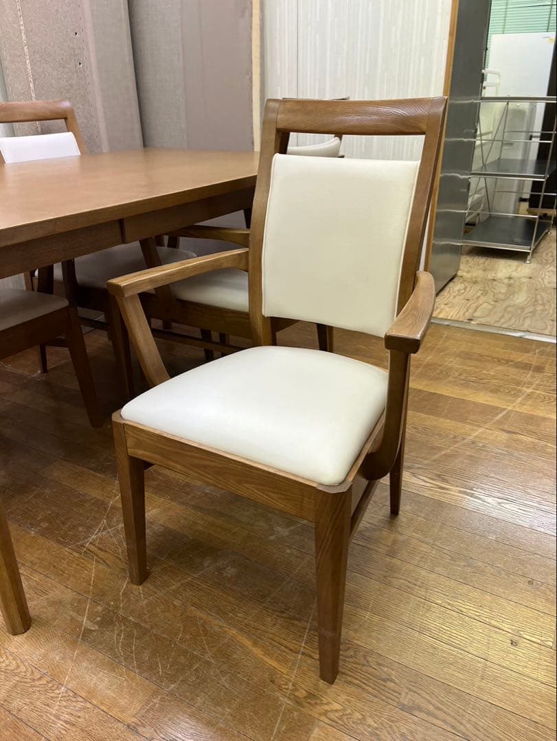 4人掛け ニトリ ダイニングテーブルセット ロレイン 肘置き付きチェア4脚