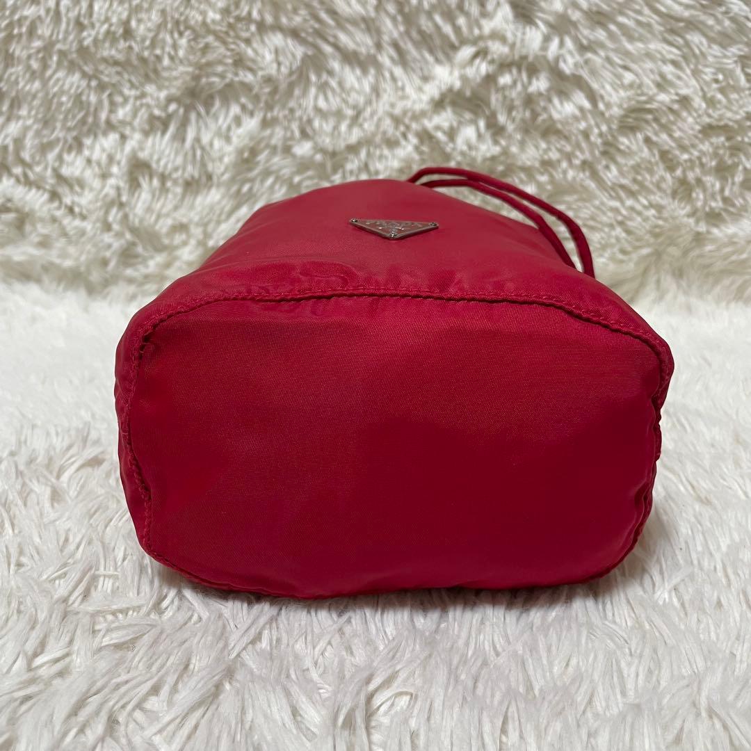 【極美品】PRADA プラダ　ポーチ　巾着　ナイロン　レッド　赤　レディース