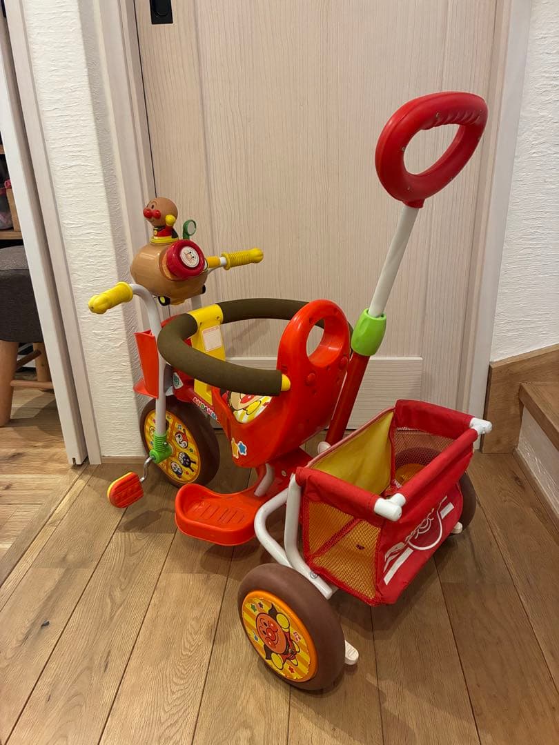 アンパンマン 三輪車 赤 室内保管