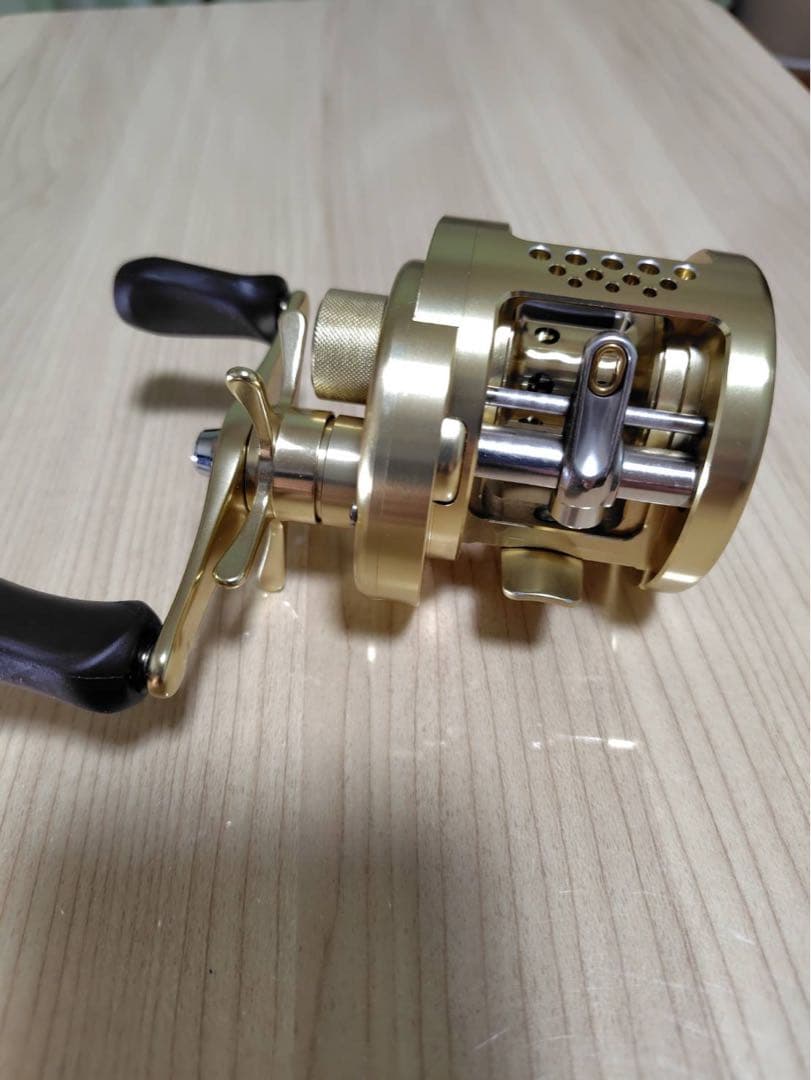 シマノ カルカッタコンクエスト200 RH440