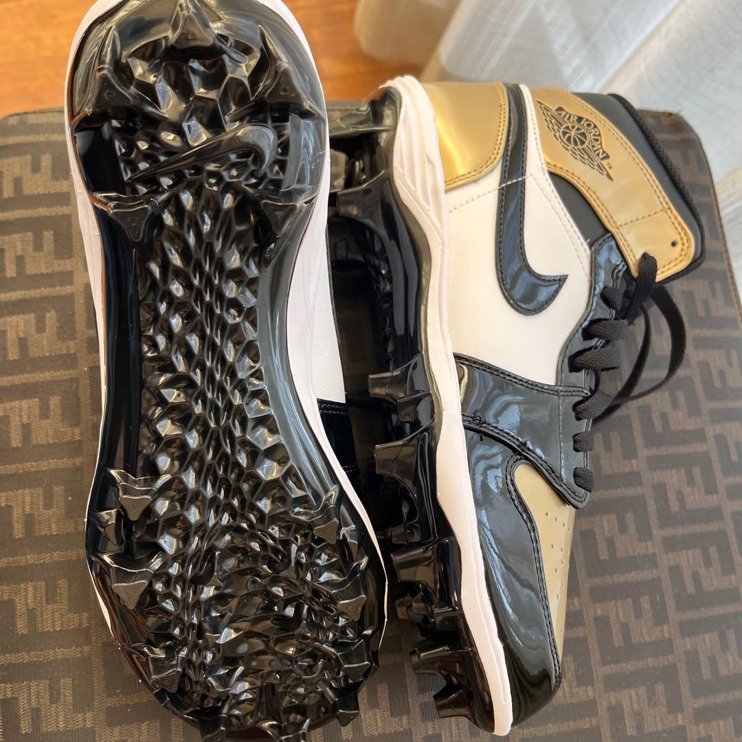 アメフトスパイク JORDAN メタリックゴールド・ブラック　サイズ26.5