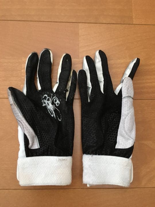 元千葉ロッテ 今江選手 実使用直筆サイン入りバッティンググローブ
