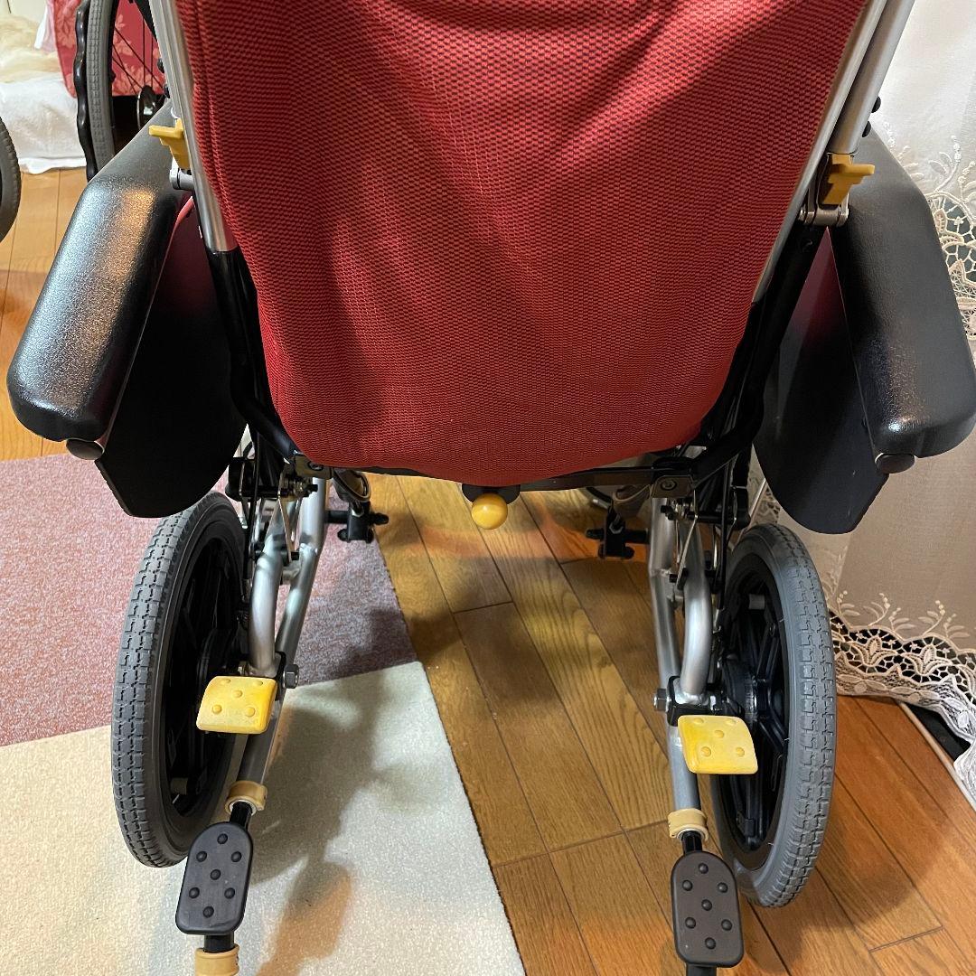 P  ワンランク上の リクライニング 車椅子 ノーパンクタイヤ