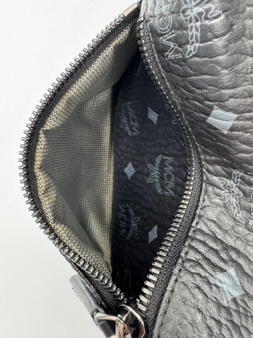 MCM エムシーエム リュック スモール ブラック スタッズ レザー バッグ