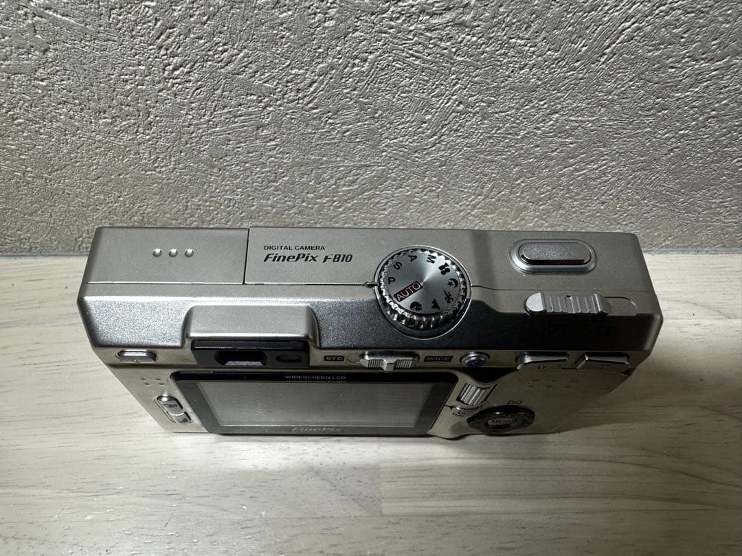 【美品】FUJIFILM FinePix F810 コンパクトデジタルカメラ
