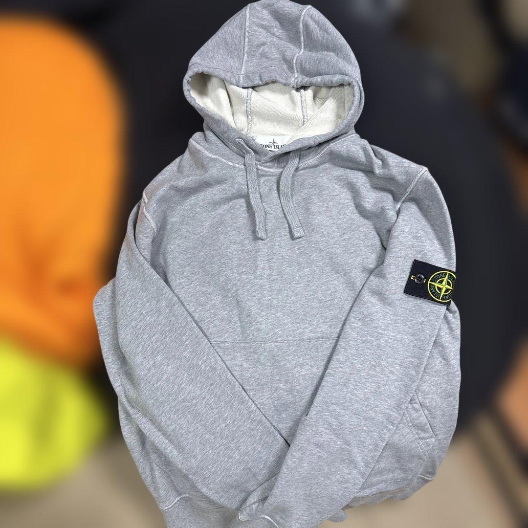 STONE ISLAND グレー フード付きパーカー - メルカリ