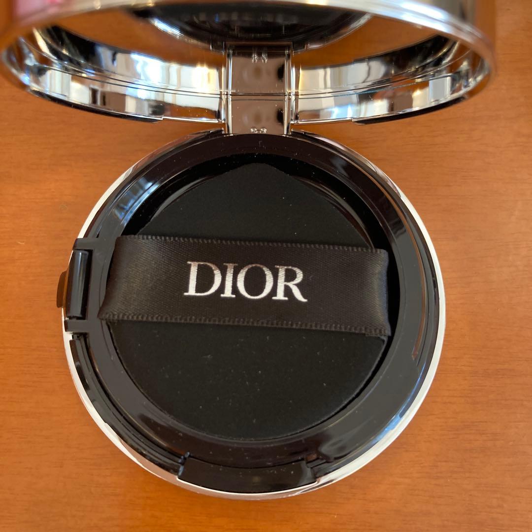 ディオールスキンフォーエバーイドラグロウクッション　0.5N