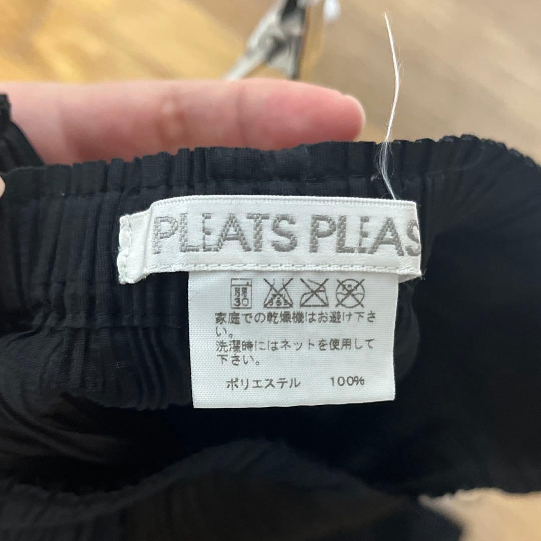 Pleats Please パンツ　黒