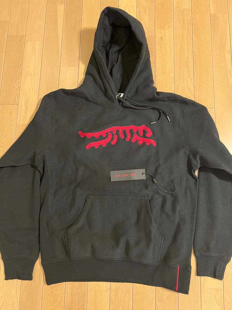シ*ー様 SUN DAY RED サンデーレッド　タイガーウッズ　パーカー　日本