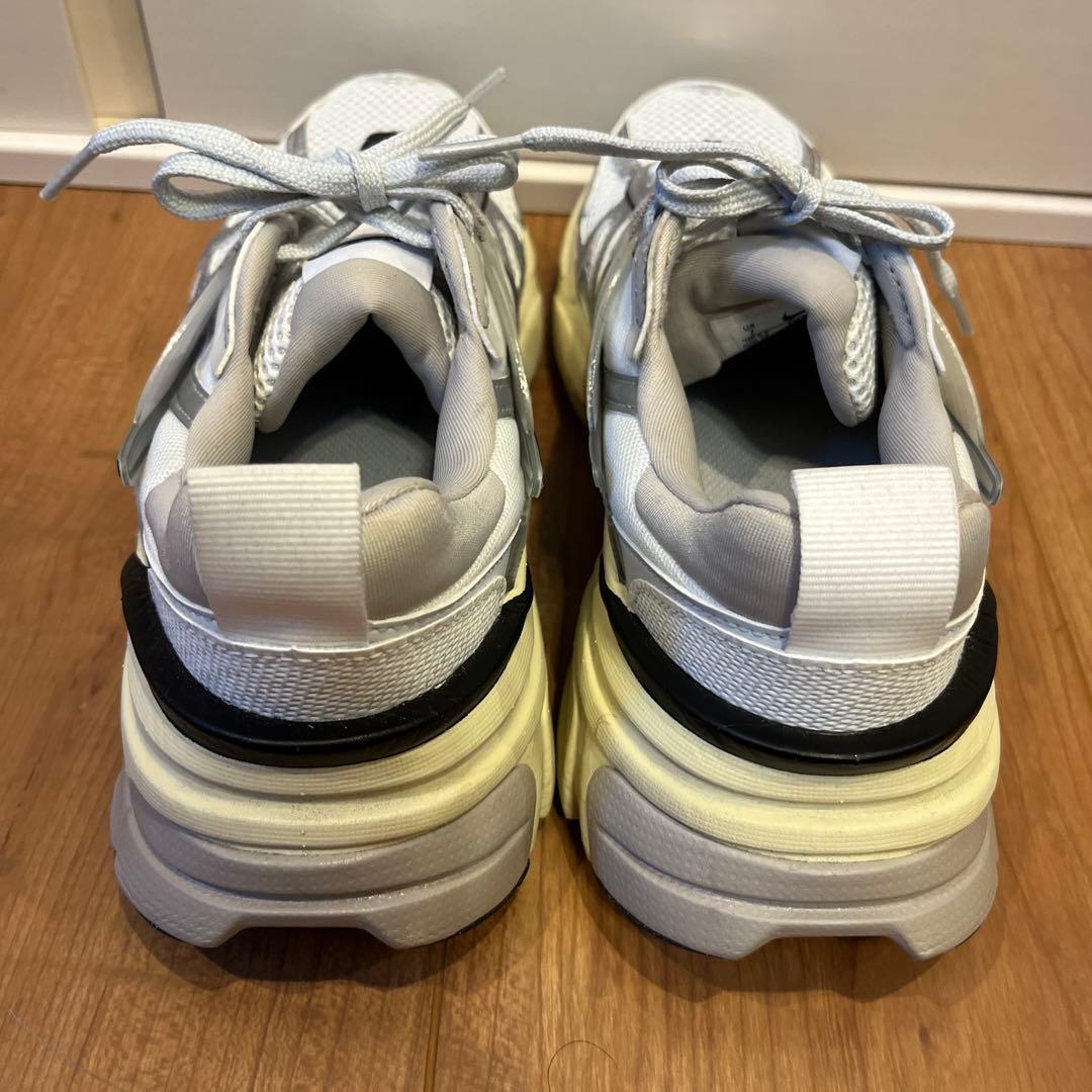 【美品】NIKE W V2K RUN サミットホワイト×シルバー24cm 箱付