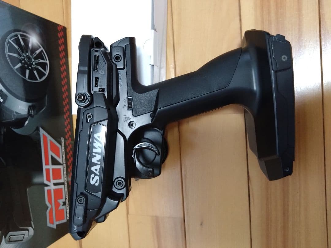 サンワ　M17 　送信機のみ　 SANWA　ワイヤレス充電可能