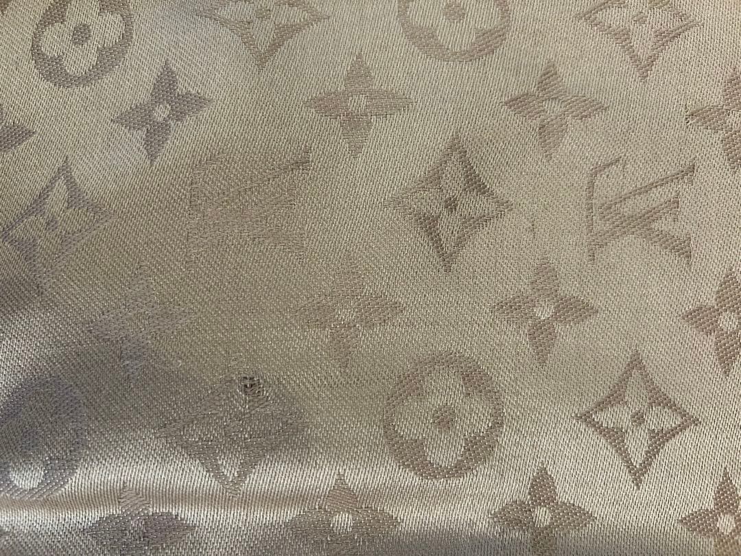 LOUIS VUITTON(ルイヴィトン) 大判ショール　ベージュ