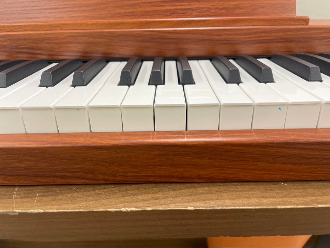 電子ピアノ88鍵盤　給電タイプ　木目調ボディ　ウォールナット