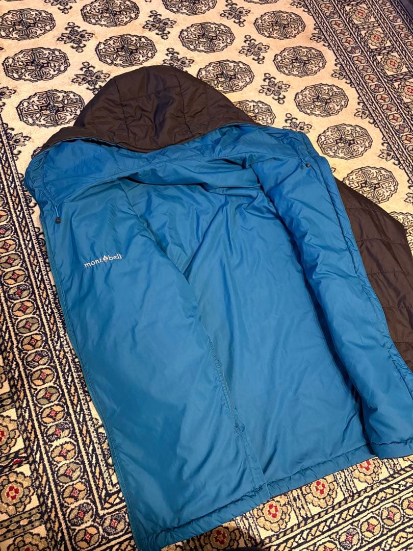 【値下げ】mont-bell リバーシブルダウンジャケット フード付き　Mサイズ