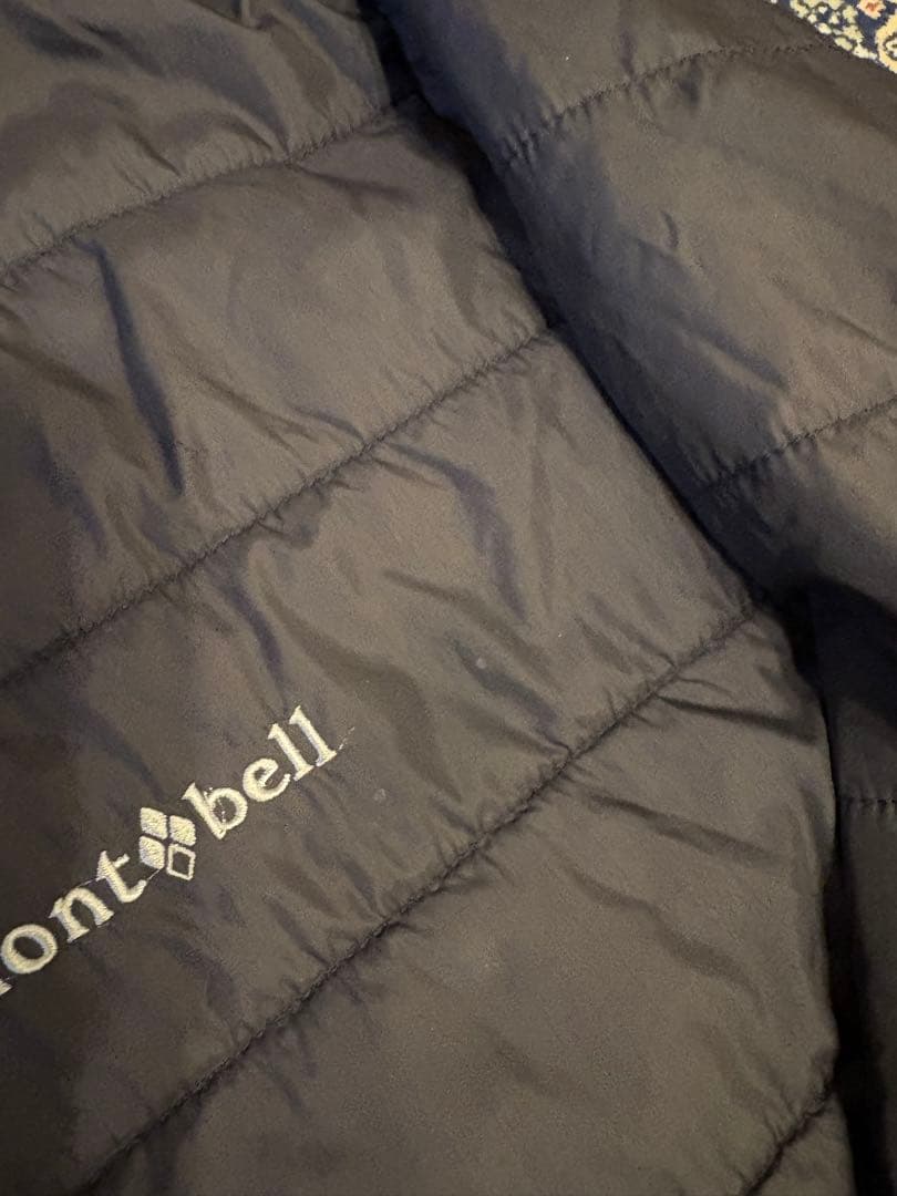 【値下げ】mont-bell リバーシブルダウンジャケット フード付き　Mサイズ