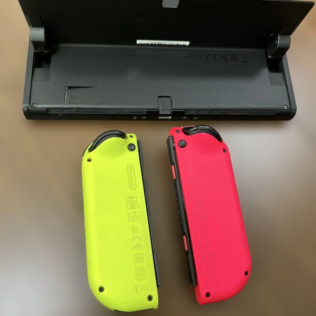 Nintendo Switch 有機ELモデル、ピンクとイエローのJoy-Con