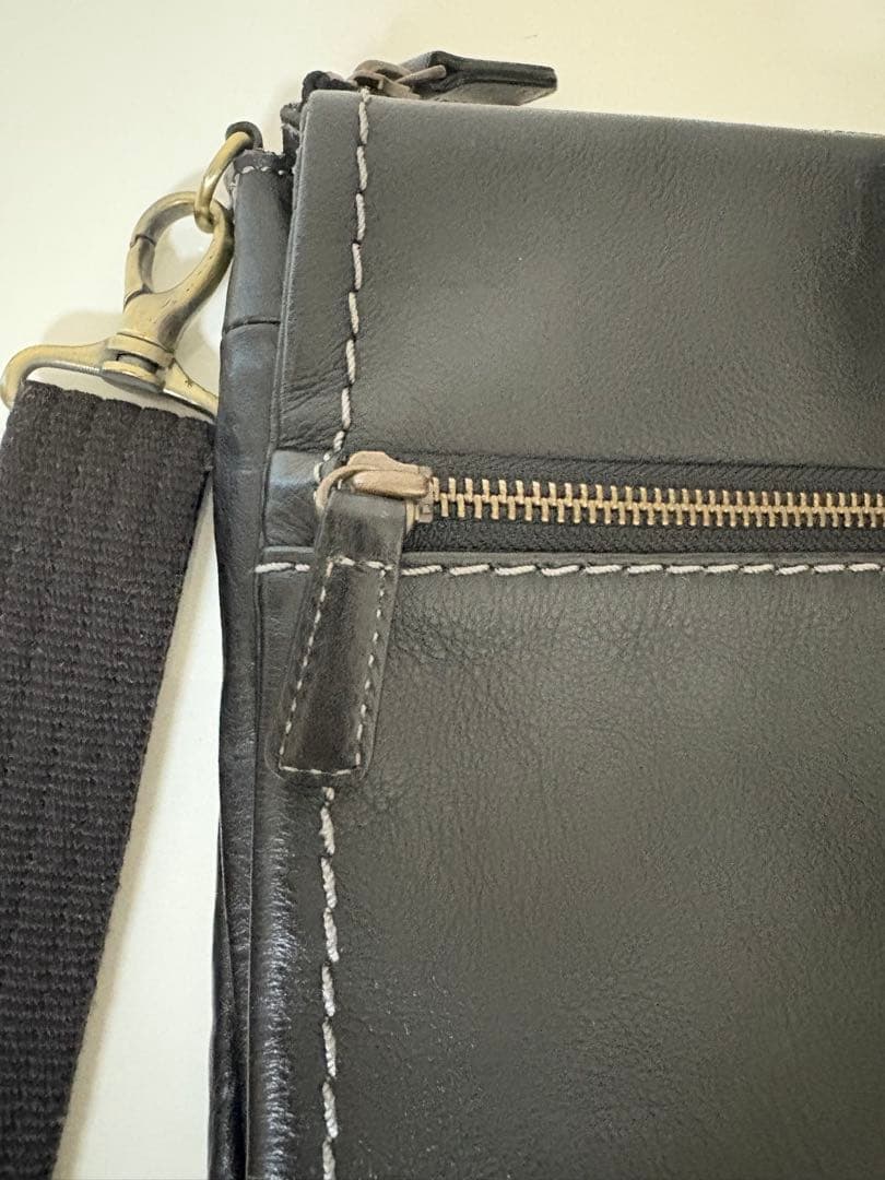 土屋鞄 レザーショルダーバッグ 斜めがけ レザー 黒 ブラック