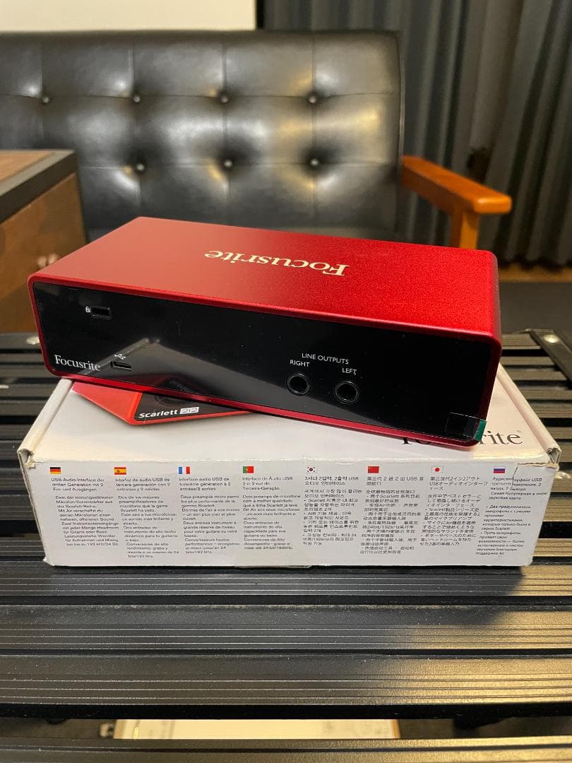 【ほぼ新品】Focusrite Scarlett 2i2 (3rd Gen)