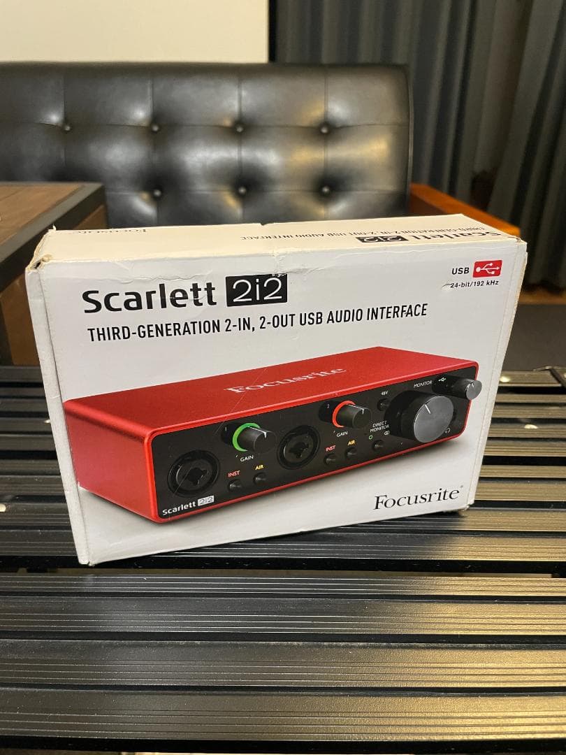 【ほぼ新品】Focusrite Scarlett 2i2 (3rd Gen)
