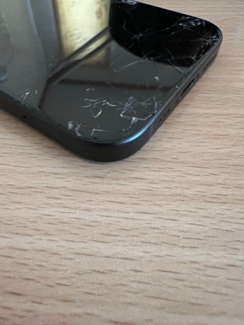iPhone15 128GBブラック　画面割れジャンク