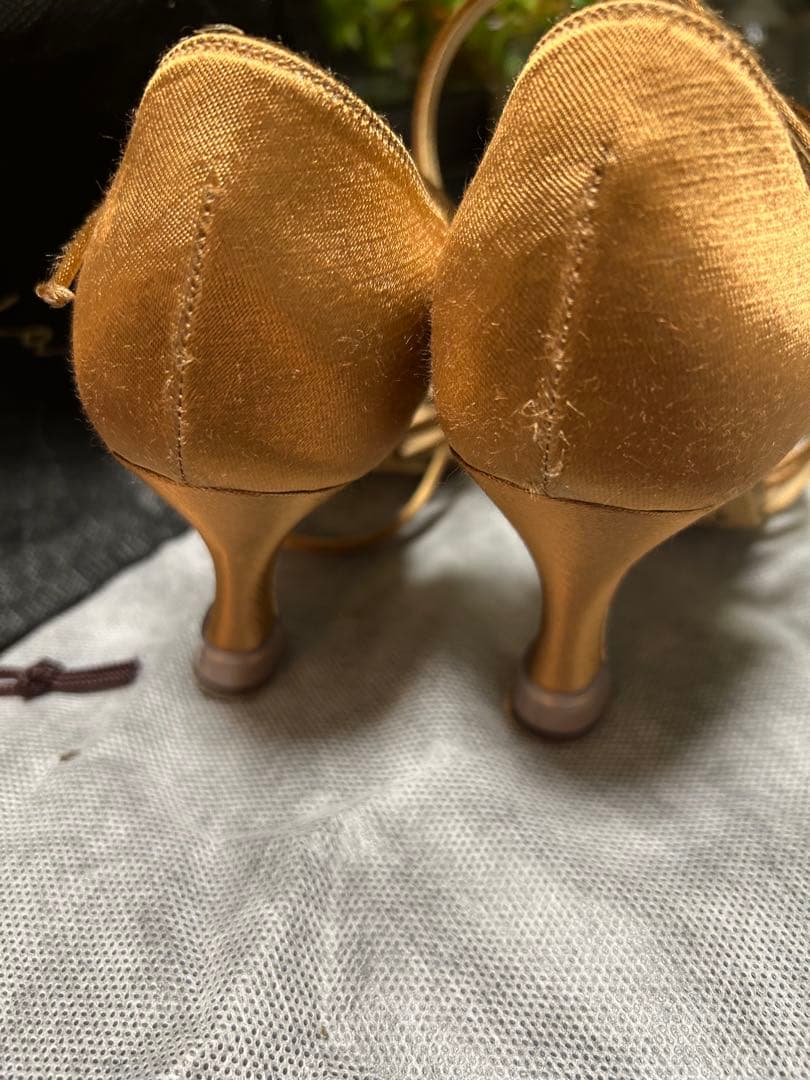 【ケント】社交ダンス用ゴールドサテンシューズ　未使用に近い