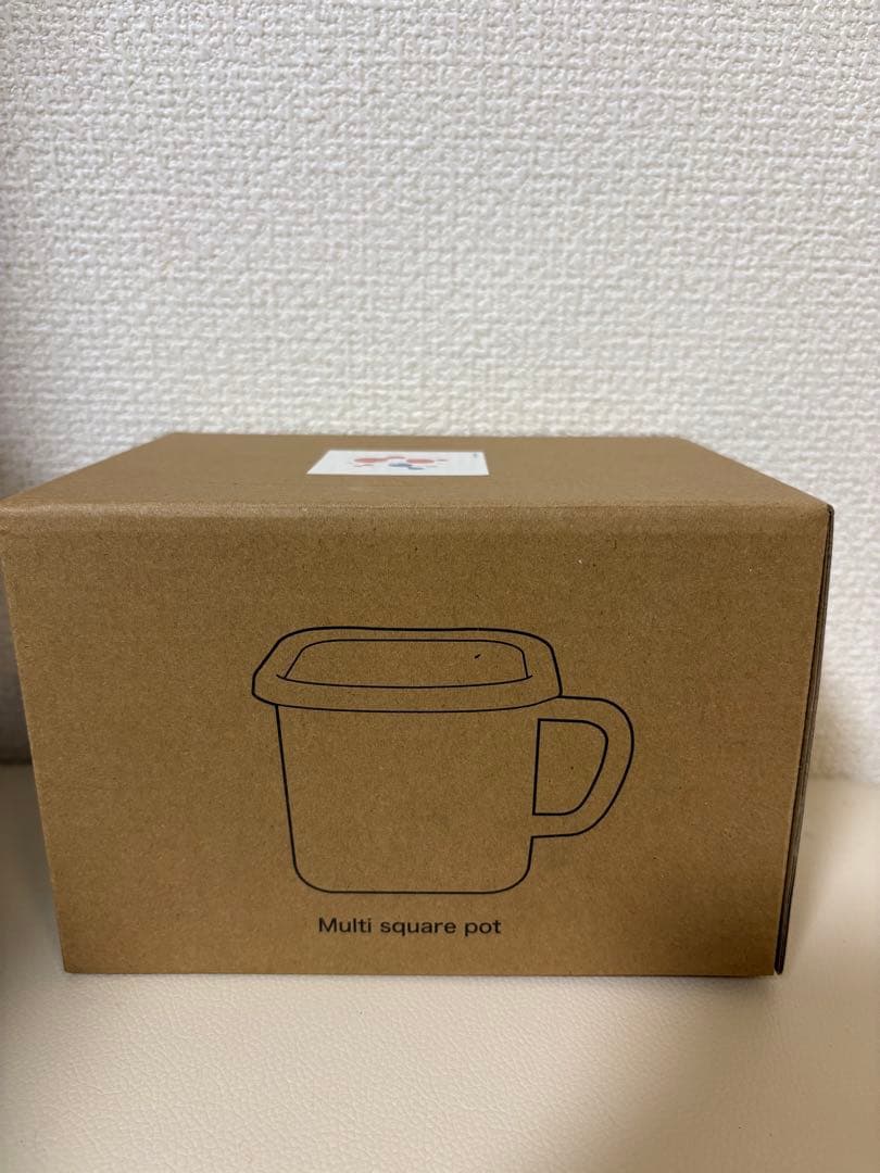 ミャクミャク⭐︎ホーローマルチスクエアポット　水玉