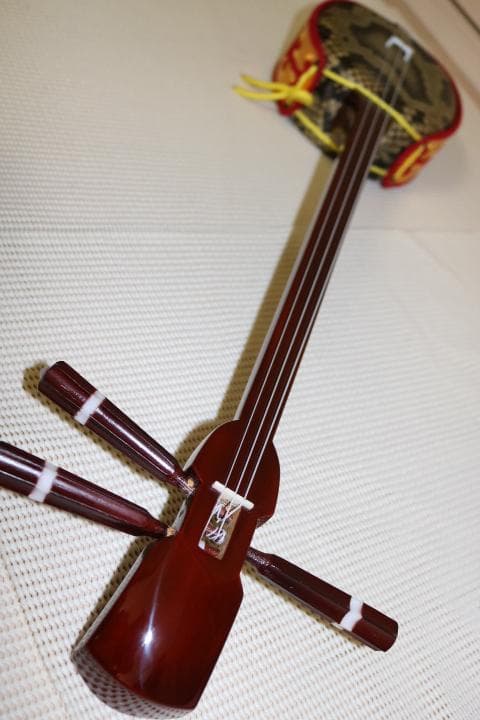 沖縄三線セット（人工皮張り）教本と初心者に必要なお得な付属品付