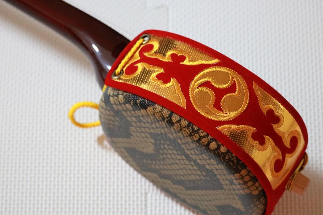 沖縄三線セット（人工皮張り）教本と初心者に必要なお得な付属品付